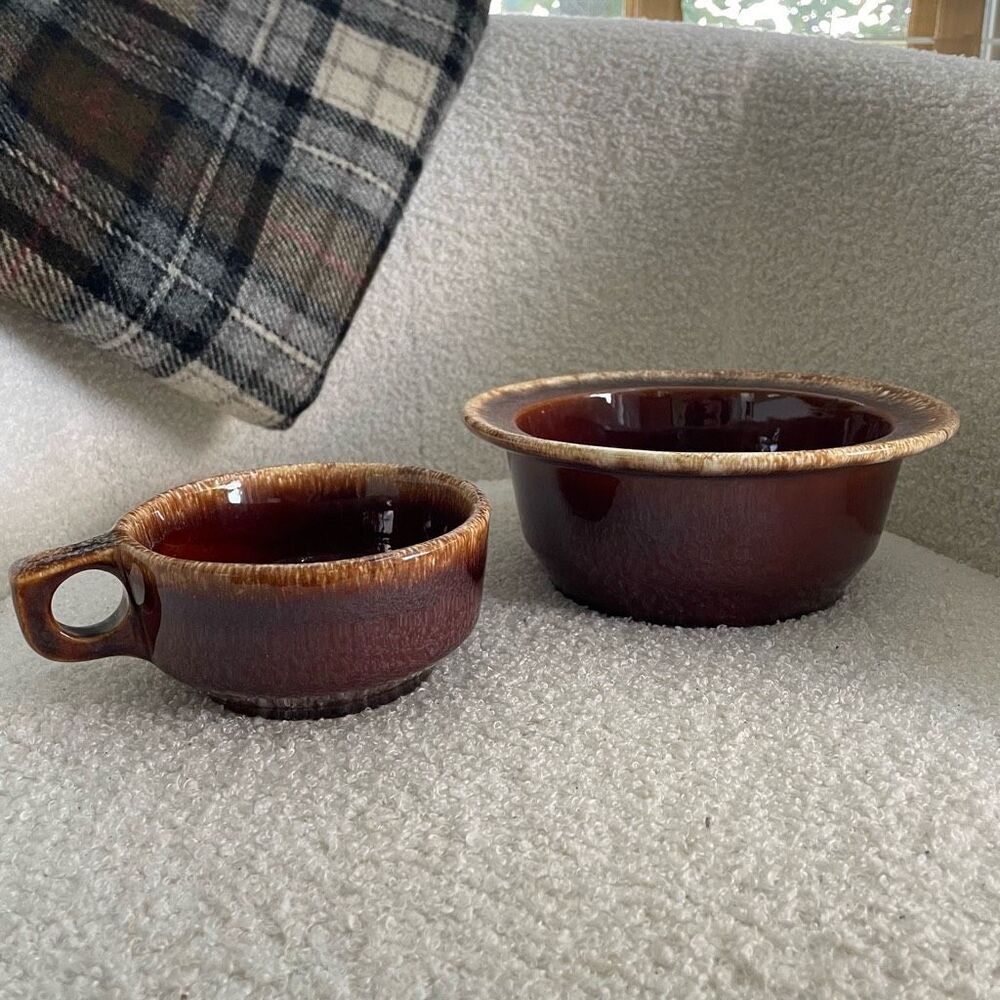 2 Vintage Hull Brown Drop Pottery Bowl Cup Mug